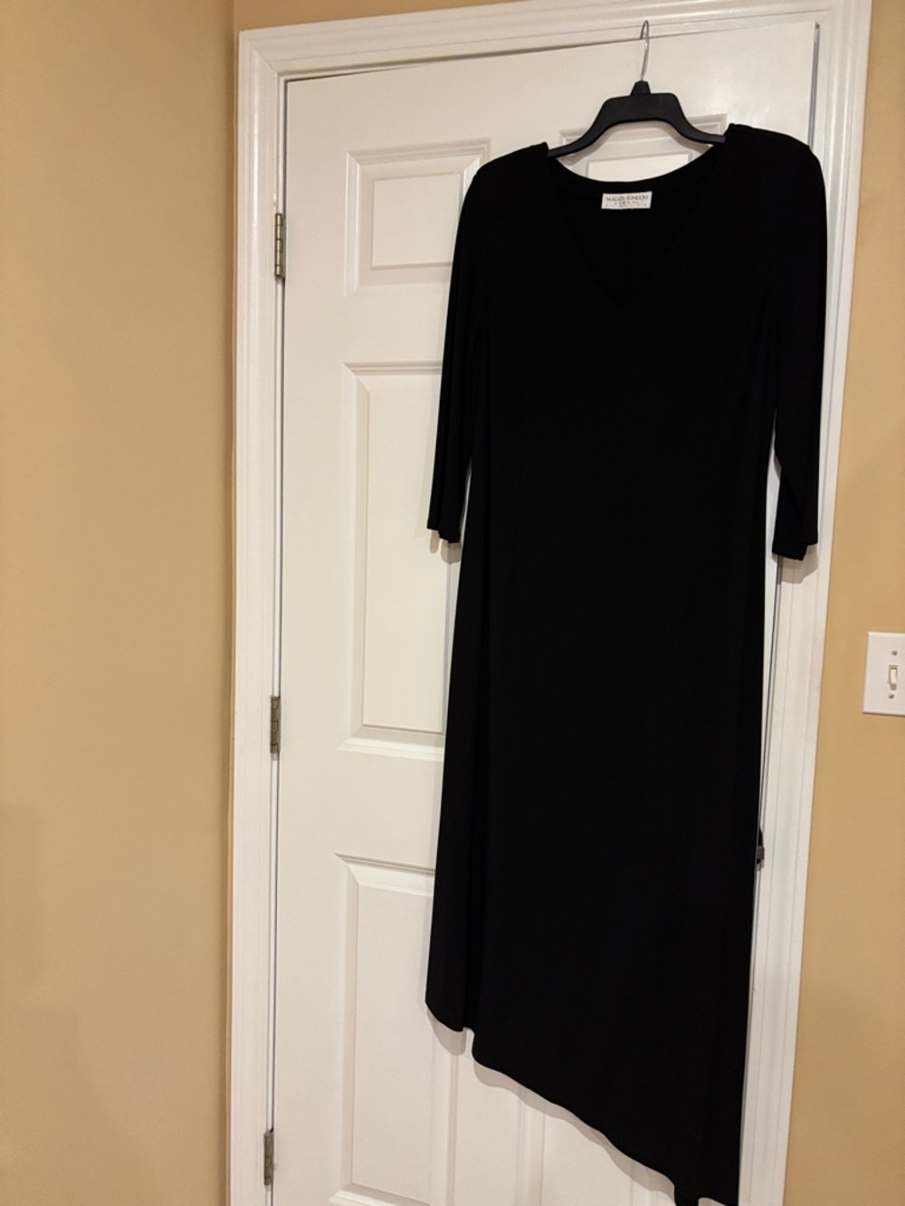 Maggy London Black Long-Sleeve V-Neck Maxi Dress